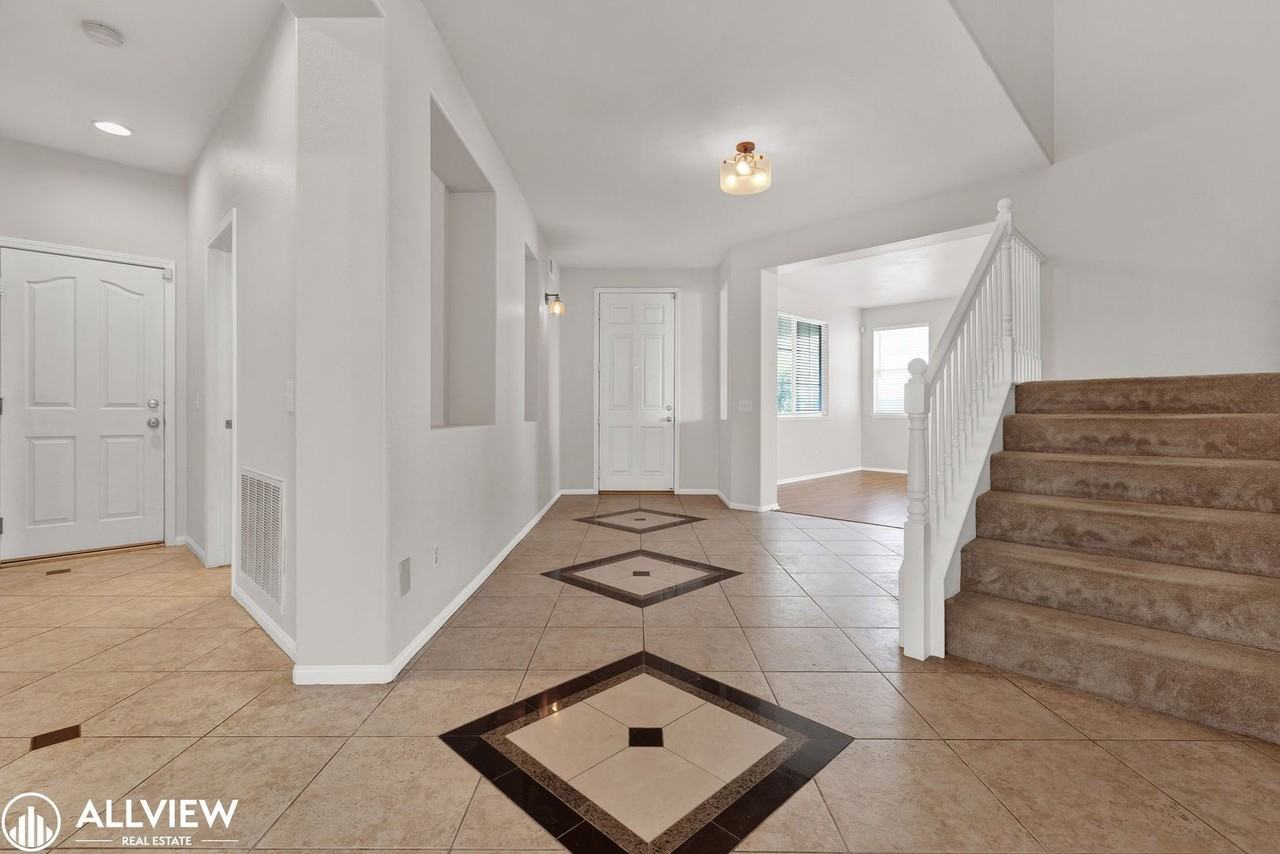 33398 Twin Hills Way - Photo 3 of 46