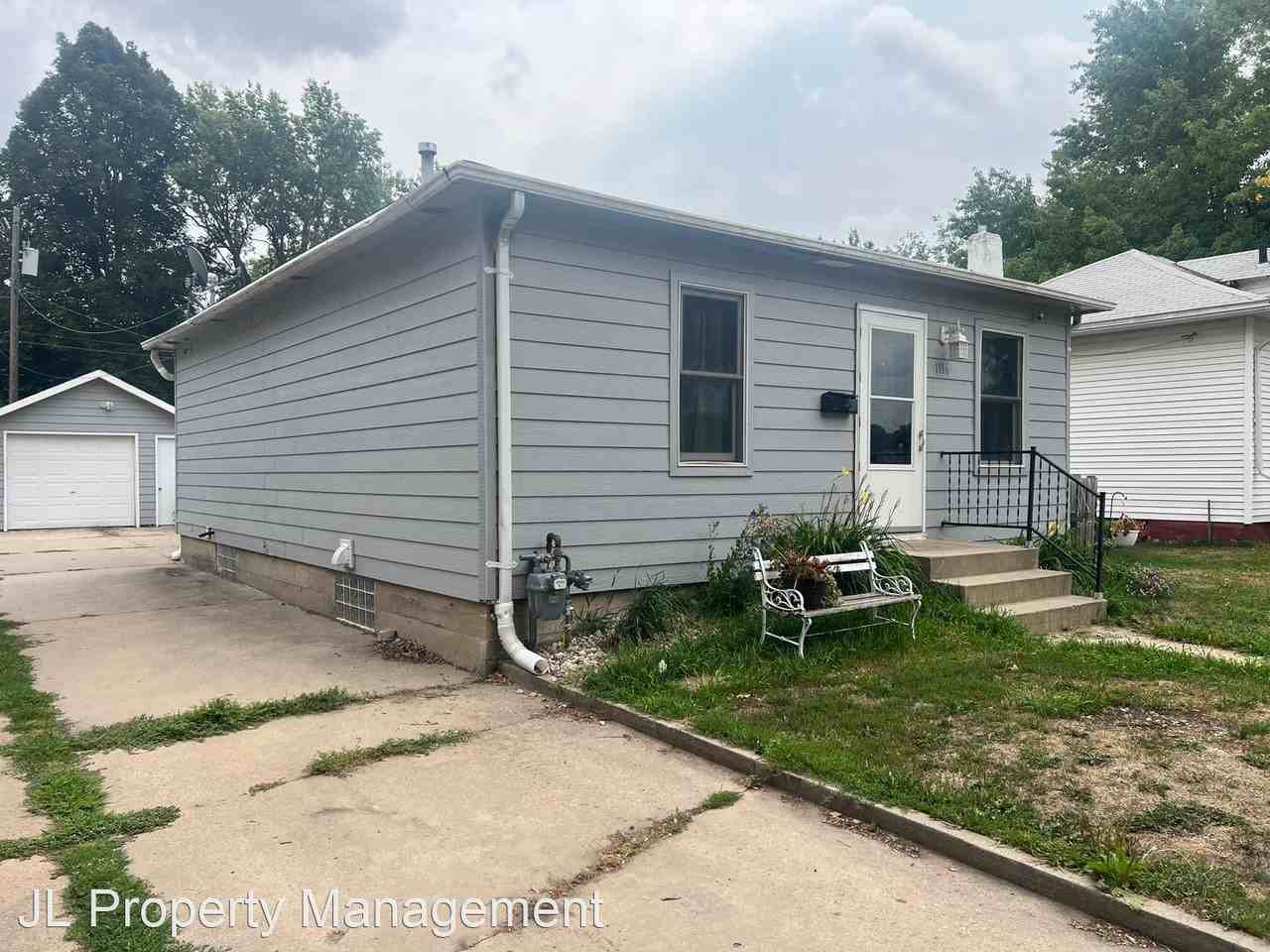 1116 N Lincoln Ave - Photo 3 of 19