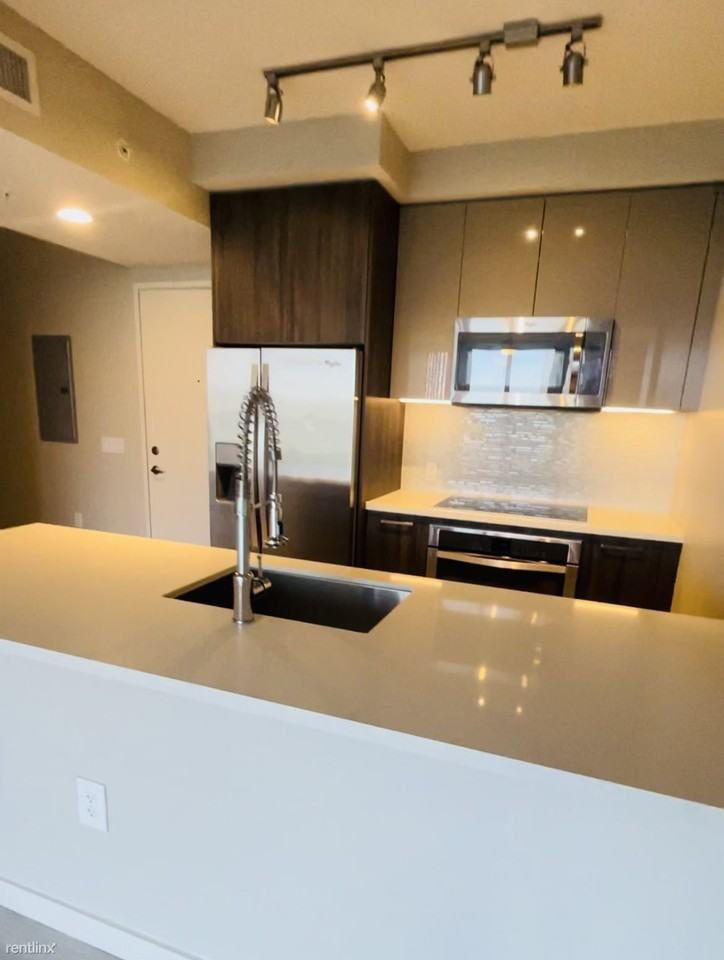 4720 NW 85th Ave - Photo 3 of 9