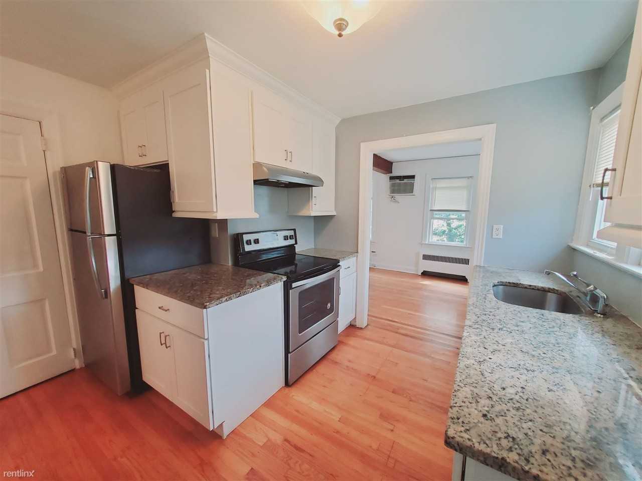 164 Old Kings Hwy S - Photo 3 of 14