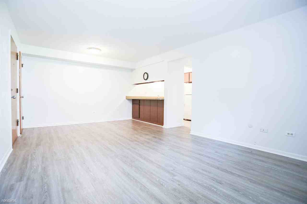 124 W Washington St - Photo 2 of 10