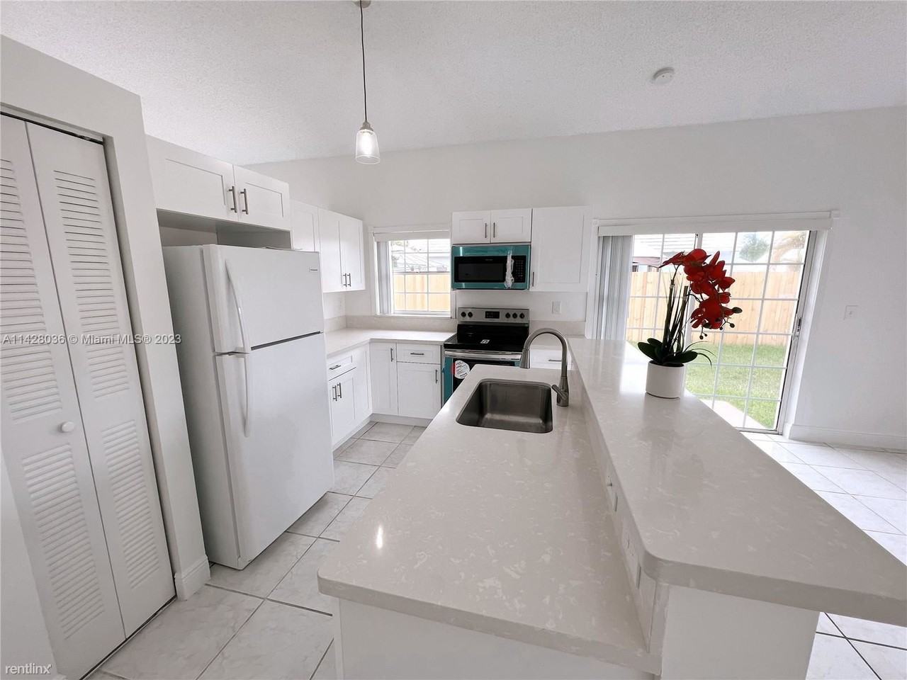 11341 Sw 63rd Ter - Photo 2 of 18