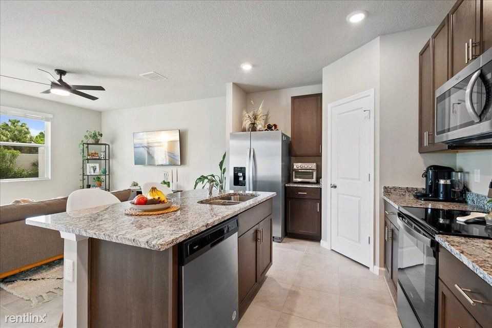 5712 Mentmore Dr - Photo 2 of 24