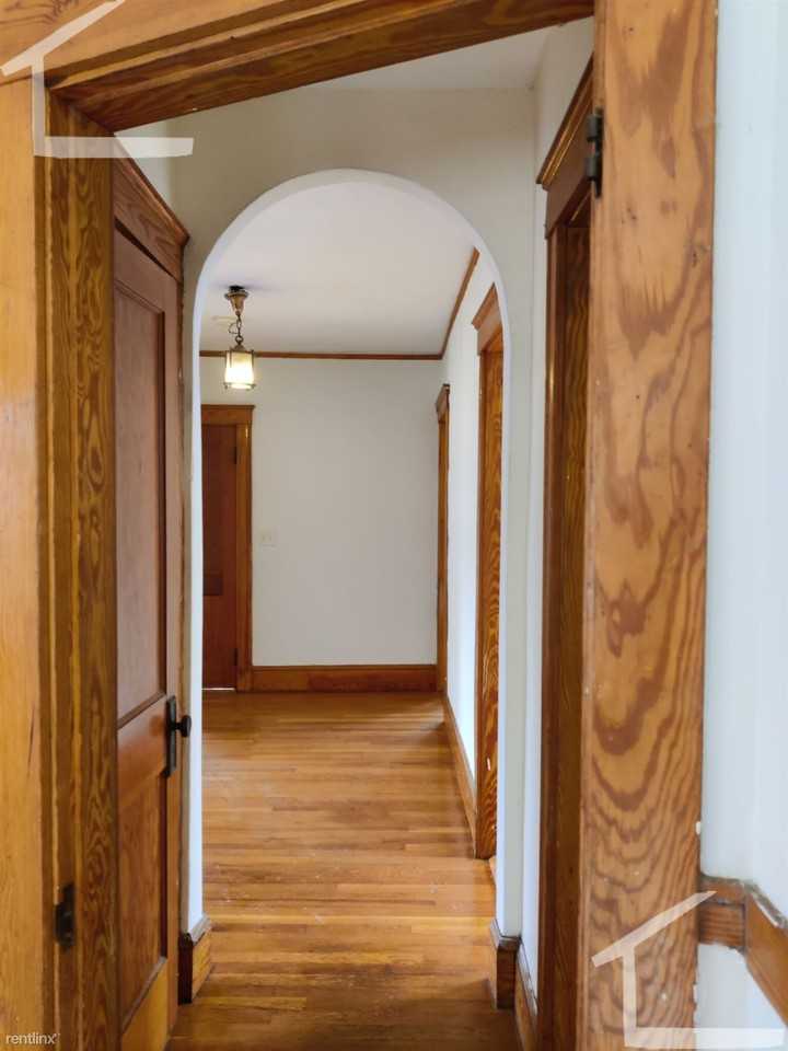 520 Washington St - Photo 3 of 9