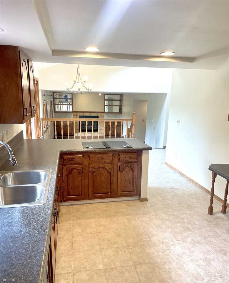 19708 Big Diomede Cir - Photo 3 of 9