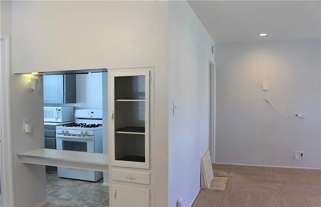 5420 Sierra St - Photo 3 of 13