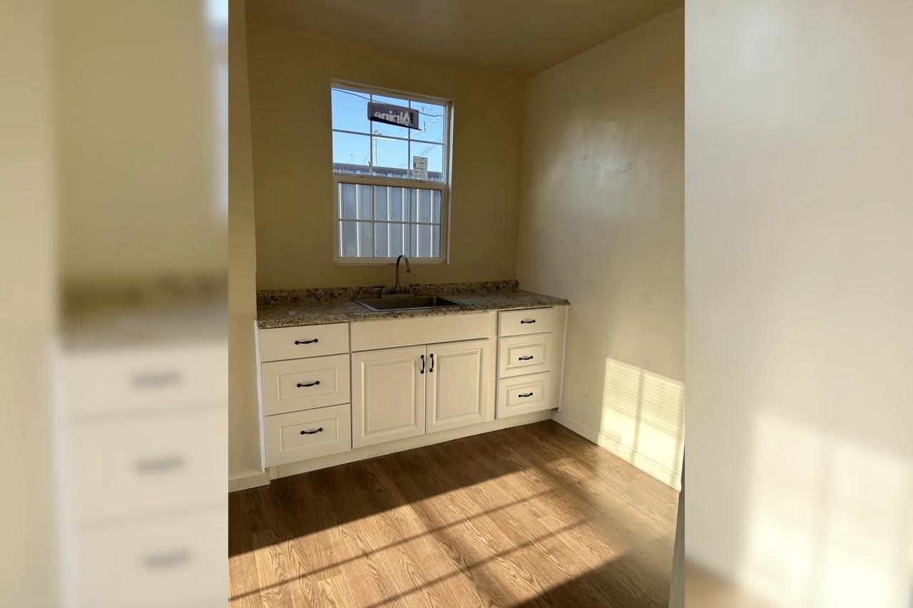 1613 Robinson St - Photo 2 of 10