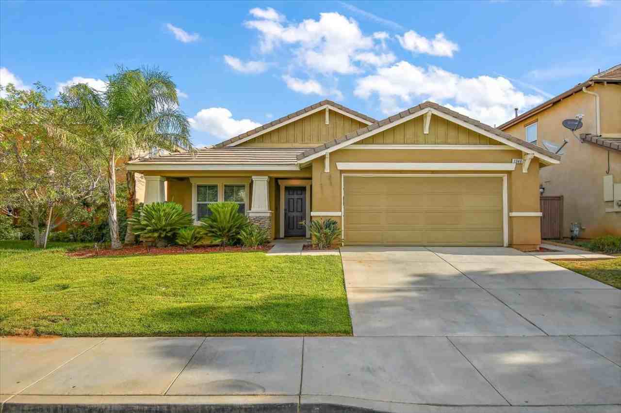 1346 Crown Imperial Ln - Photo 2 of 28