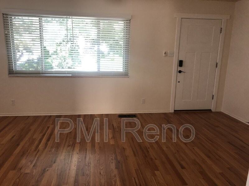 2780 Lakeside Dr - Photo 2 of 28