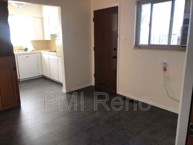 2780 Lakeside Dr - Photo 3 of 28