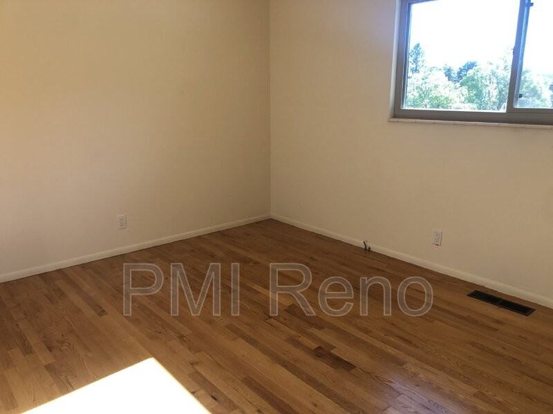 2780 Lakeside Dr - Photo 7 of 28