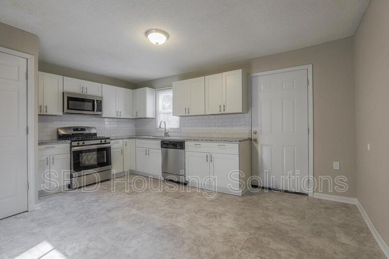 17250 Montgall Dr - Photo 3 of 8