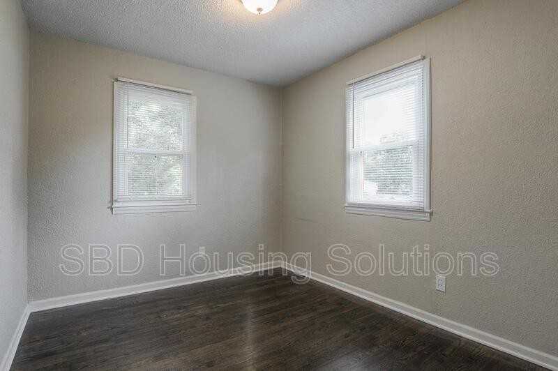 17250 Montgall Dr - Photo 5 of 8