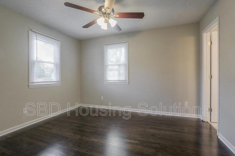 17250 Montgall Dr - Photo 6 of 8