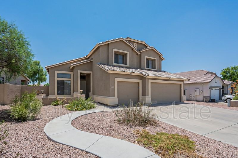 13241 W Jacobson Dr - Photo 3 of 50