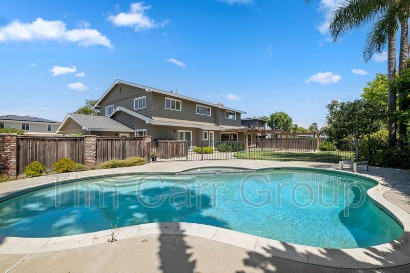 1215 Marian Ln - Photo 2 of 24