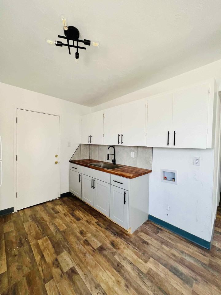 1224 Kentucky St - Photo 2 of 16