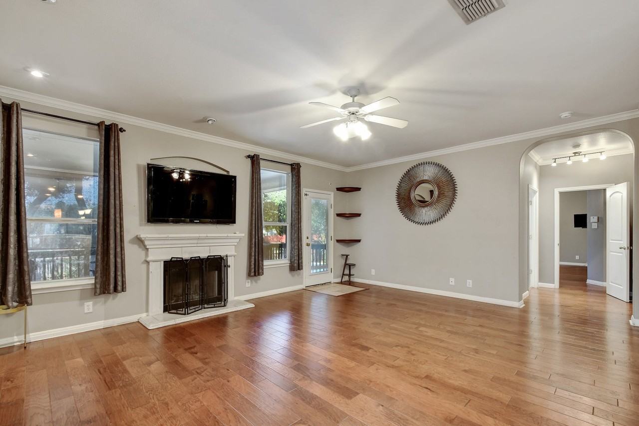 2610 Turquoise Way - Photo 4 of 31