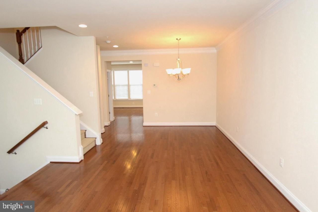 8043 Reserve Way - Photo 6 of 22