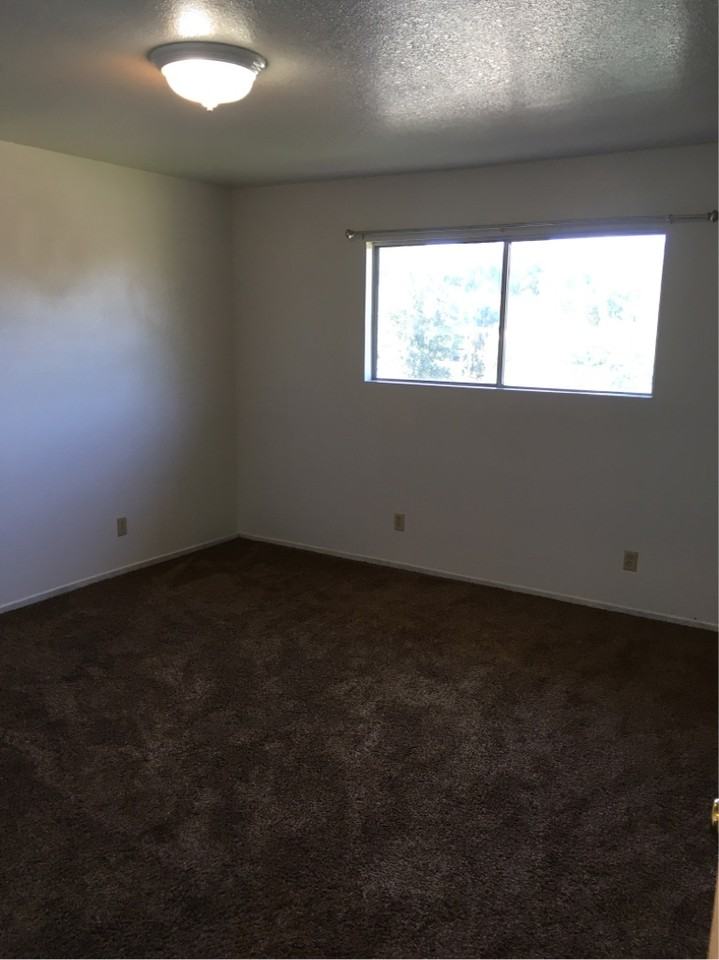 4322 Montgomery Ct #B - Photo 7 of 8