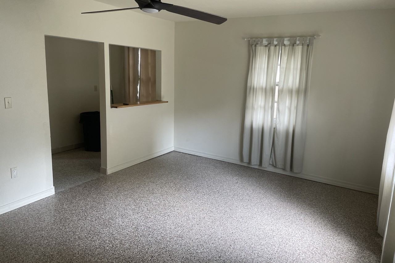 316 Se 34th St - Photo 2 of 13