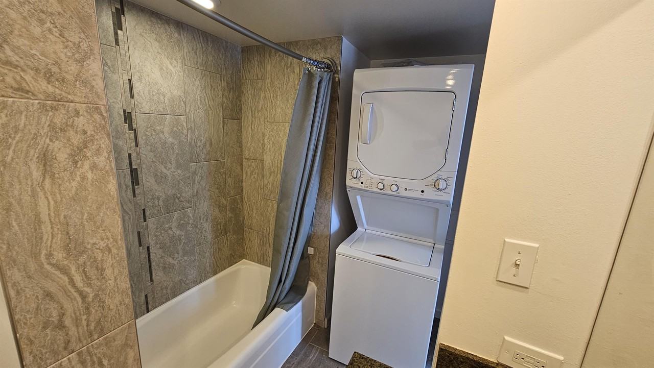 1535 Pensacola St #311 - Photo 5 of 20