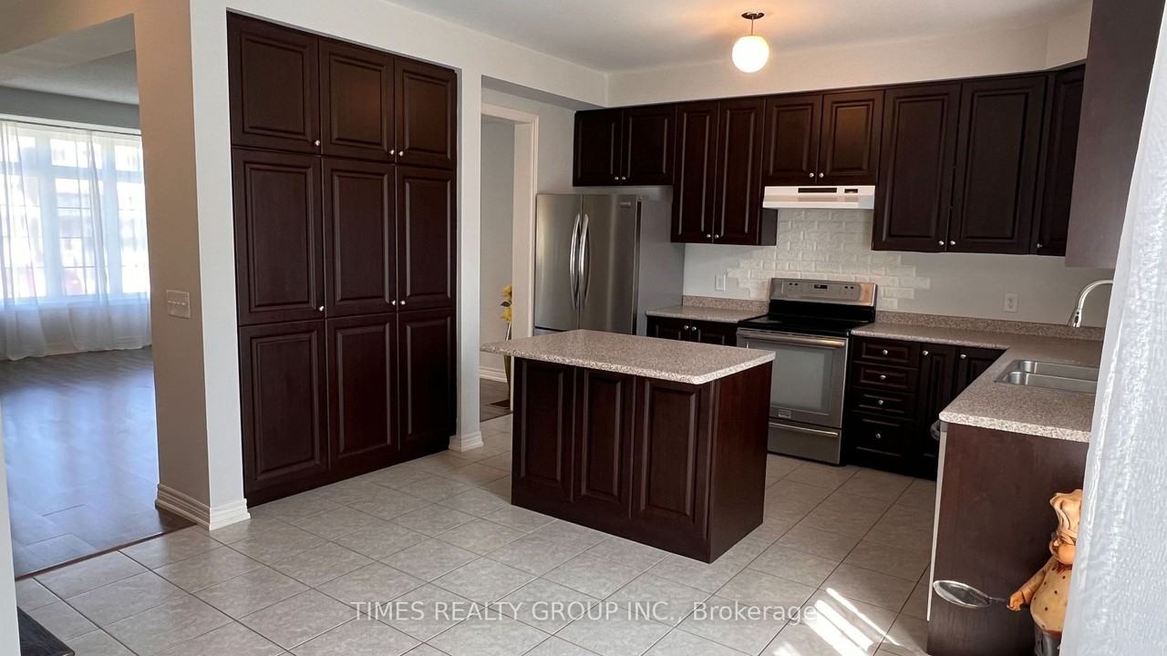 5 Beechborough Cres - Photo 3 of 16