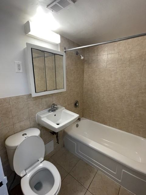 1 Deauville Lane Apartments in Flemingdon Park, Toronto, ON M3C 1Z6