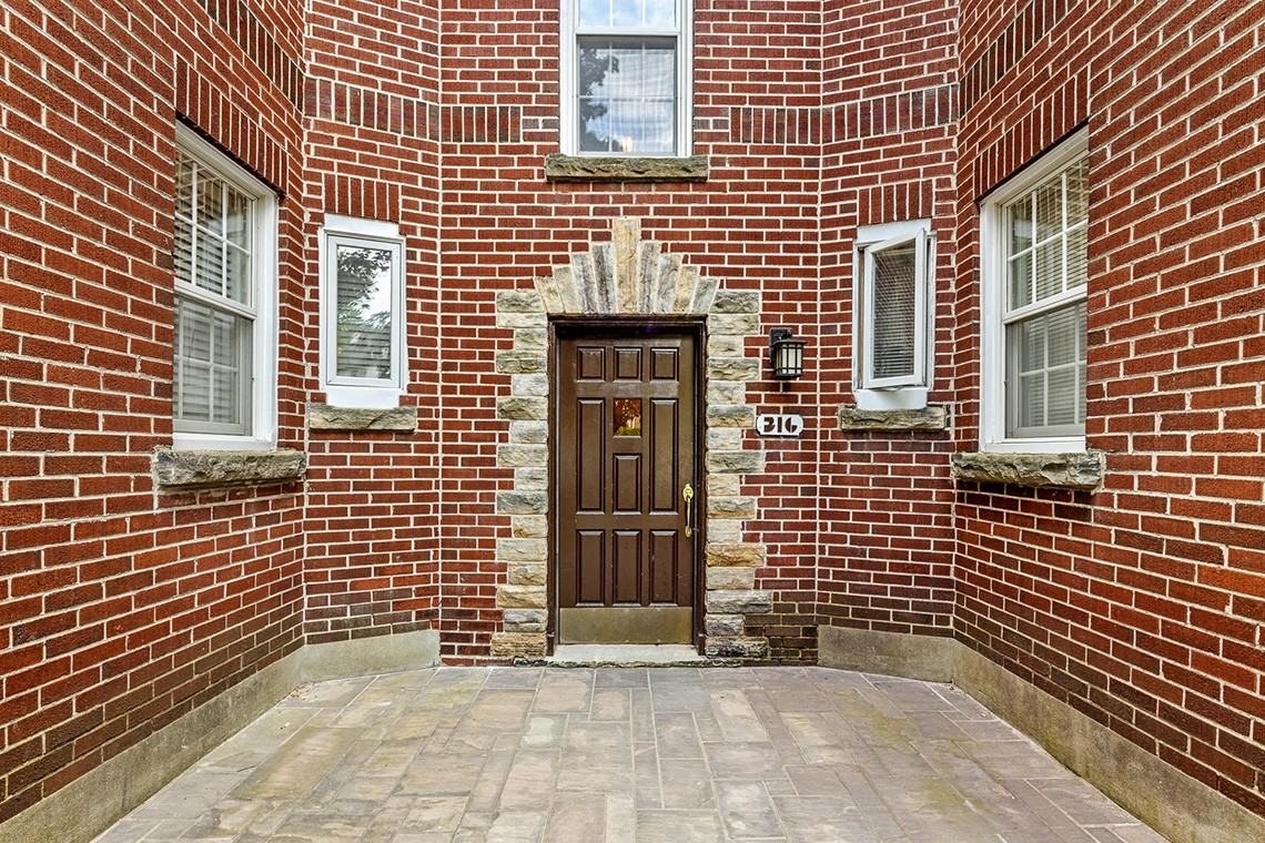 216 Rideau Terrace Apartments 216 Rideau Terr, Ottawa, ON K1M 0Z2