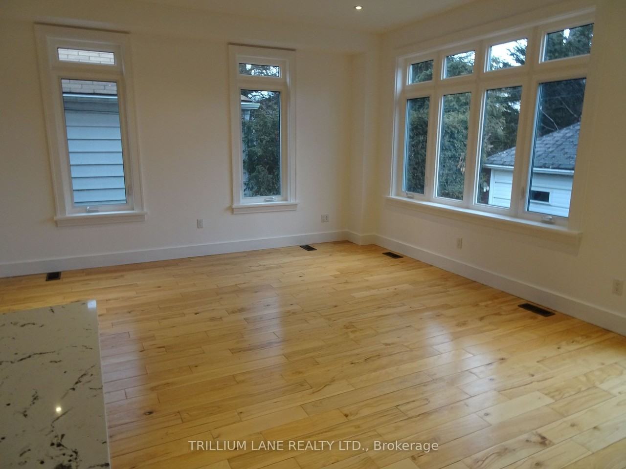 107 Cadorna Avenue - Photo 3 of 6