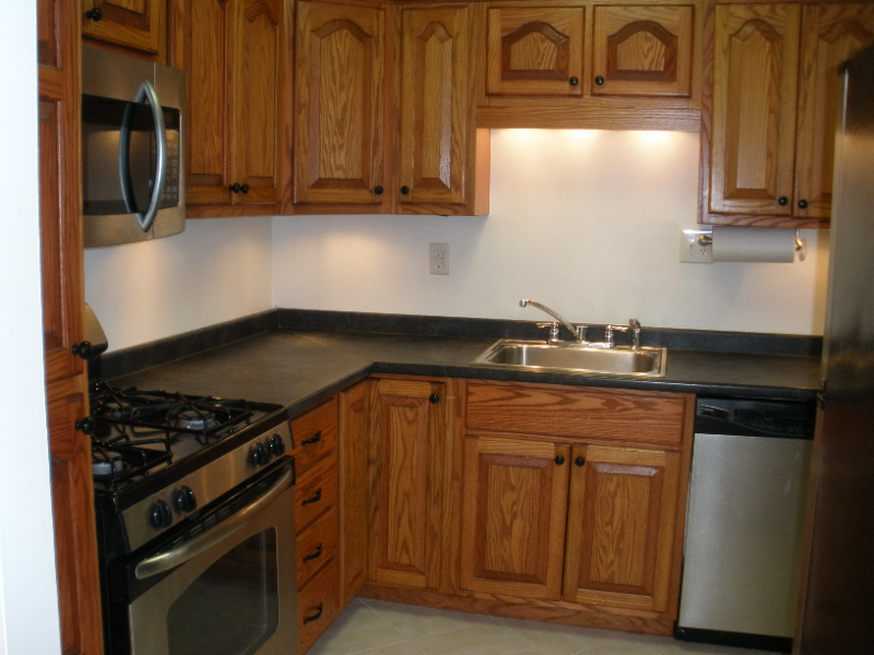 129 Robinhood Dr - Photo 3 of 12