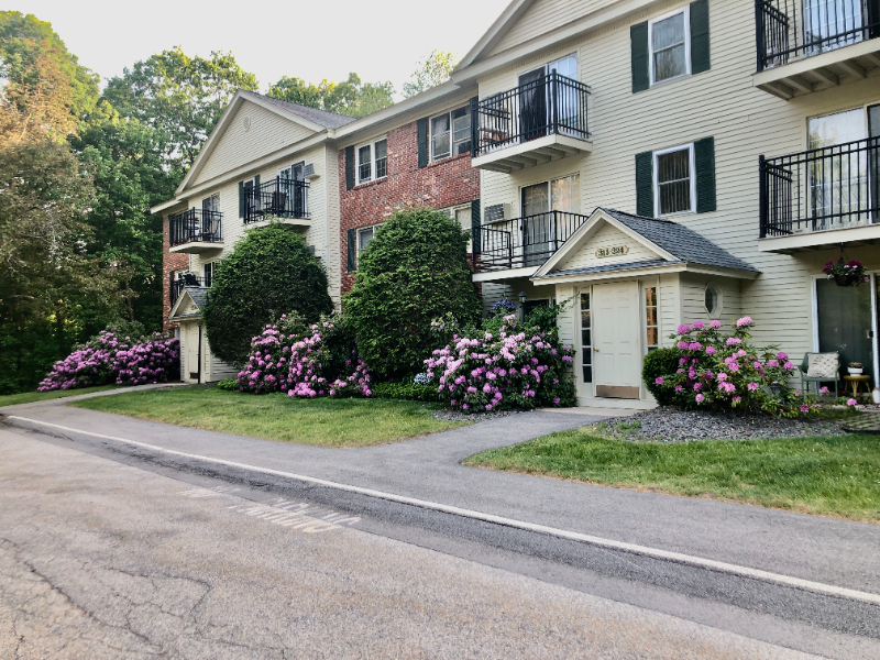 3 Oak Hill Ln - Photo 2 of 21