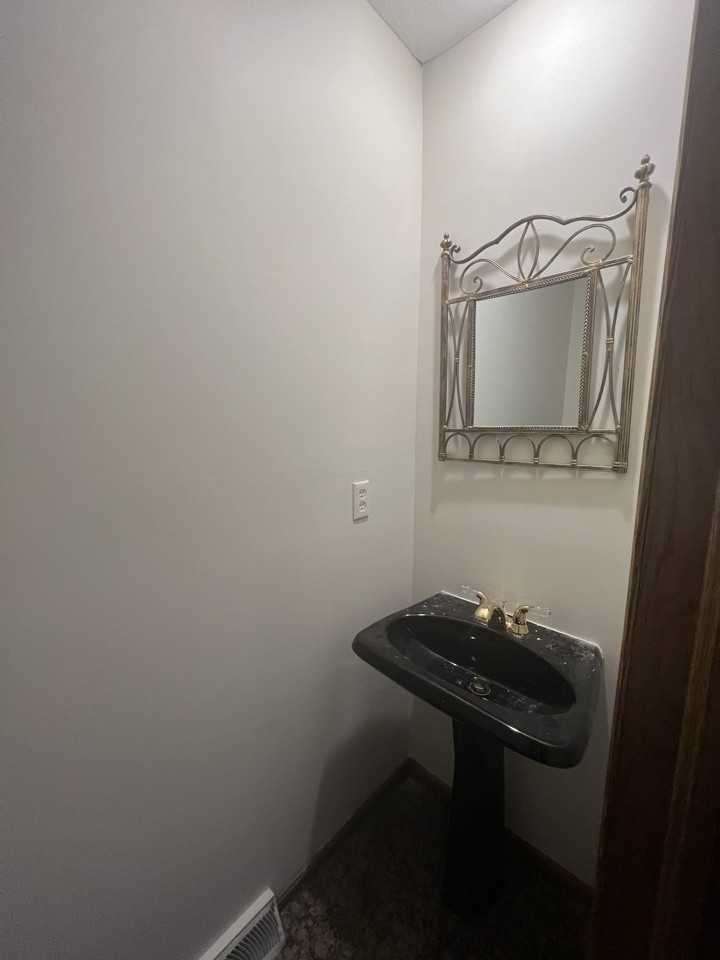 4611 Sandringham Dr #B - Photo 3 of 22