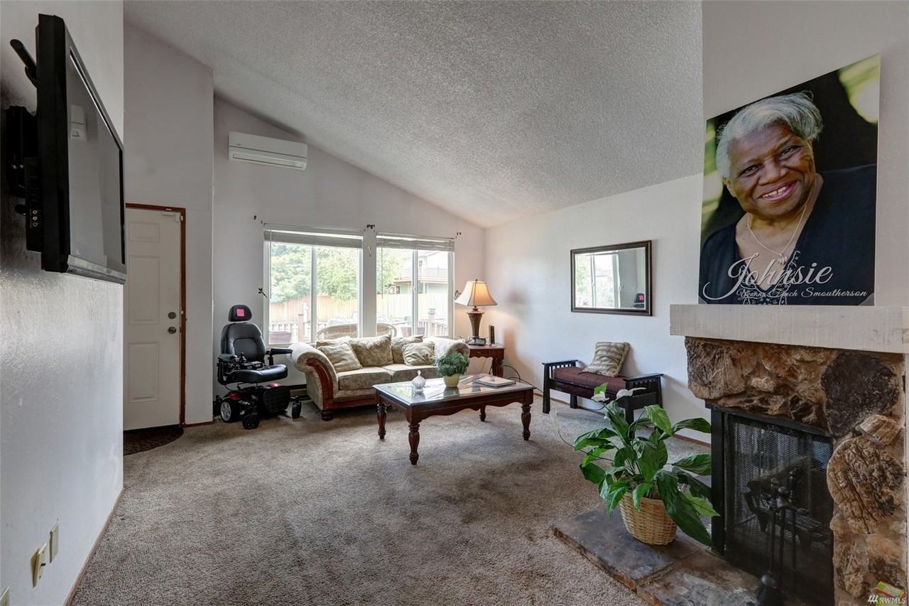 5112 34th Street Northeast - Photo 3 of 17