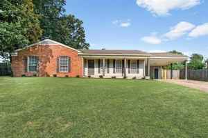 featured image of 3701 Joslyn St #1