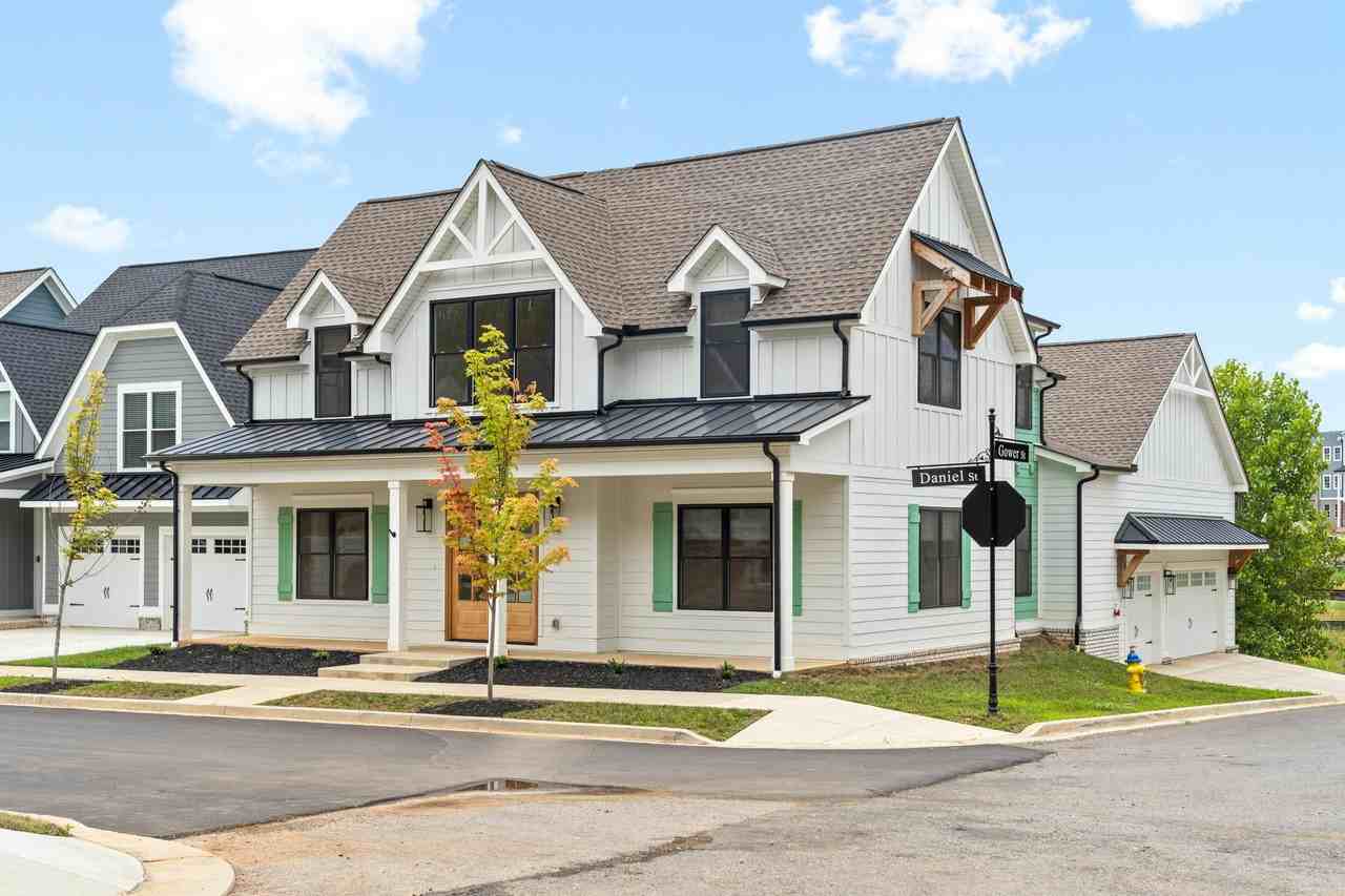 202 Gower St - Photo 3 of 43