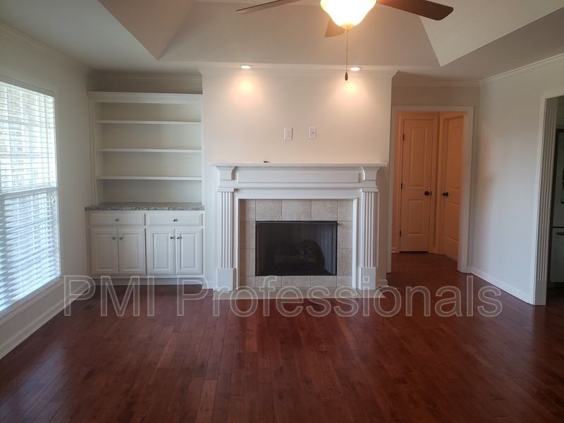 165 Longspur Dr - Photo 2 of 18
