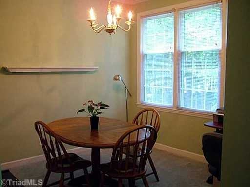 310 Meadows Cir - Photo 2 of 5