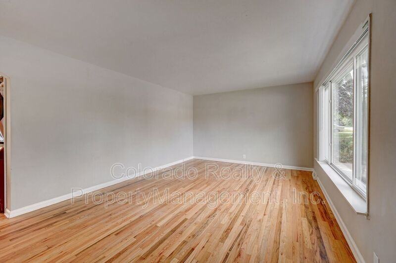 3274 W Pimlico Dr, Englewood, CO 80110 5 Bedroom House for 2,900/month