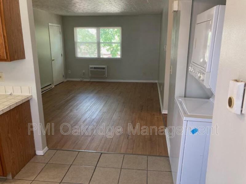 1251 Hilltop Cir - Photo 3 of 6