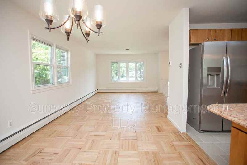 455 Chapel Ave E - Photo 4 of 42