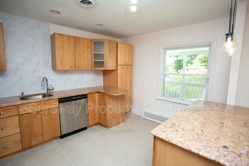 455 Chapel Ave E - Photo 6 of 42