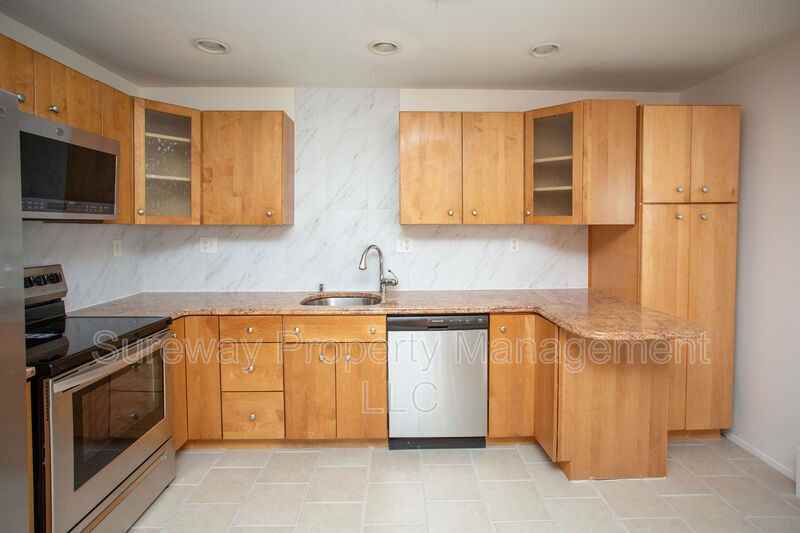 455 Chapel Ave E - Photo 7 of 42