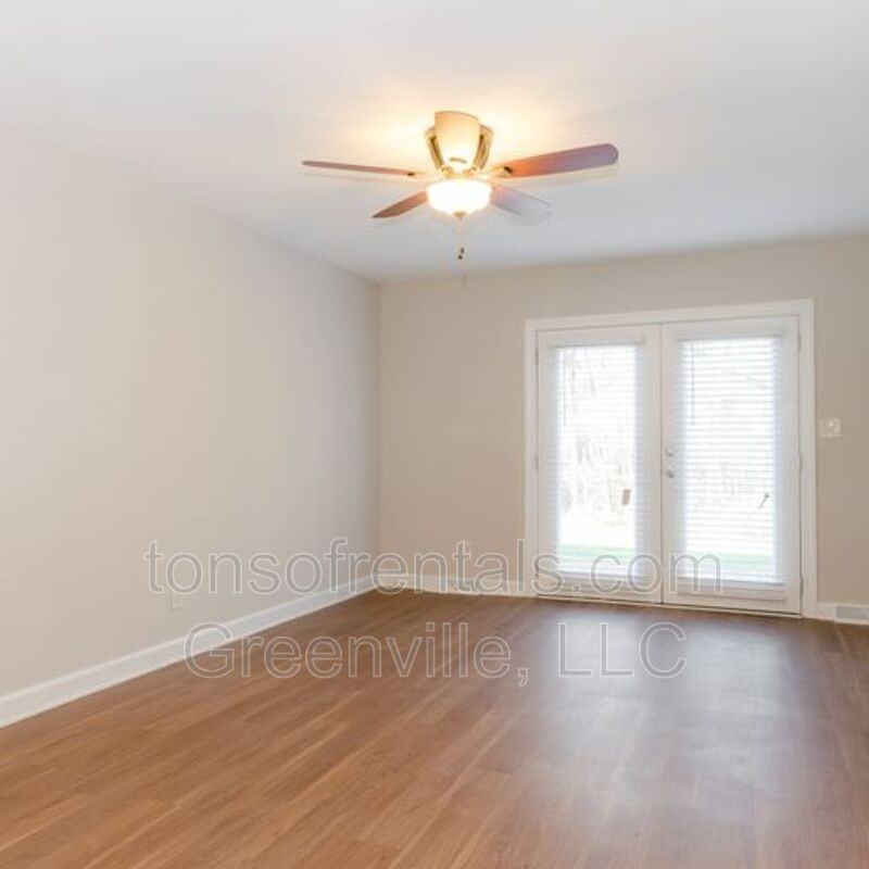111 Becky Don Dr - Photo 5 of 13