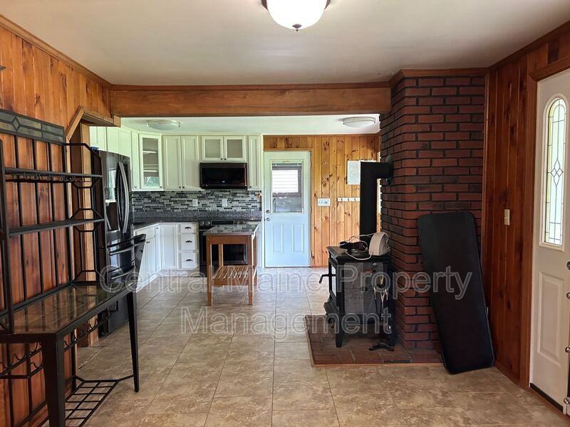 185 Main St - Photo 3 of 22