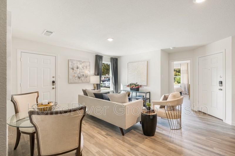 1013 Crosby St - Photo 2 of 18