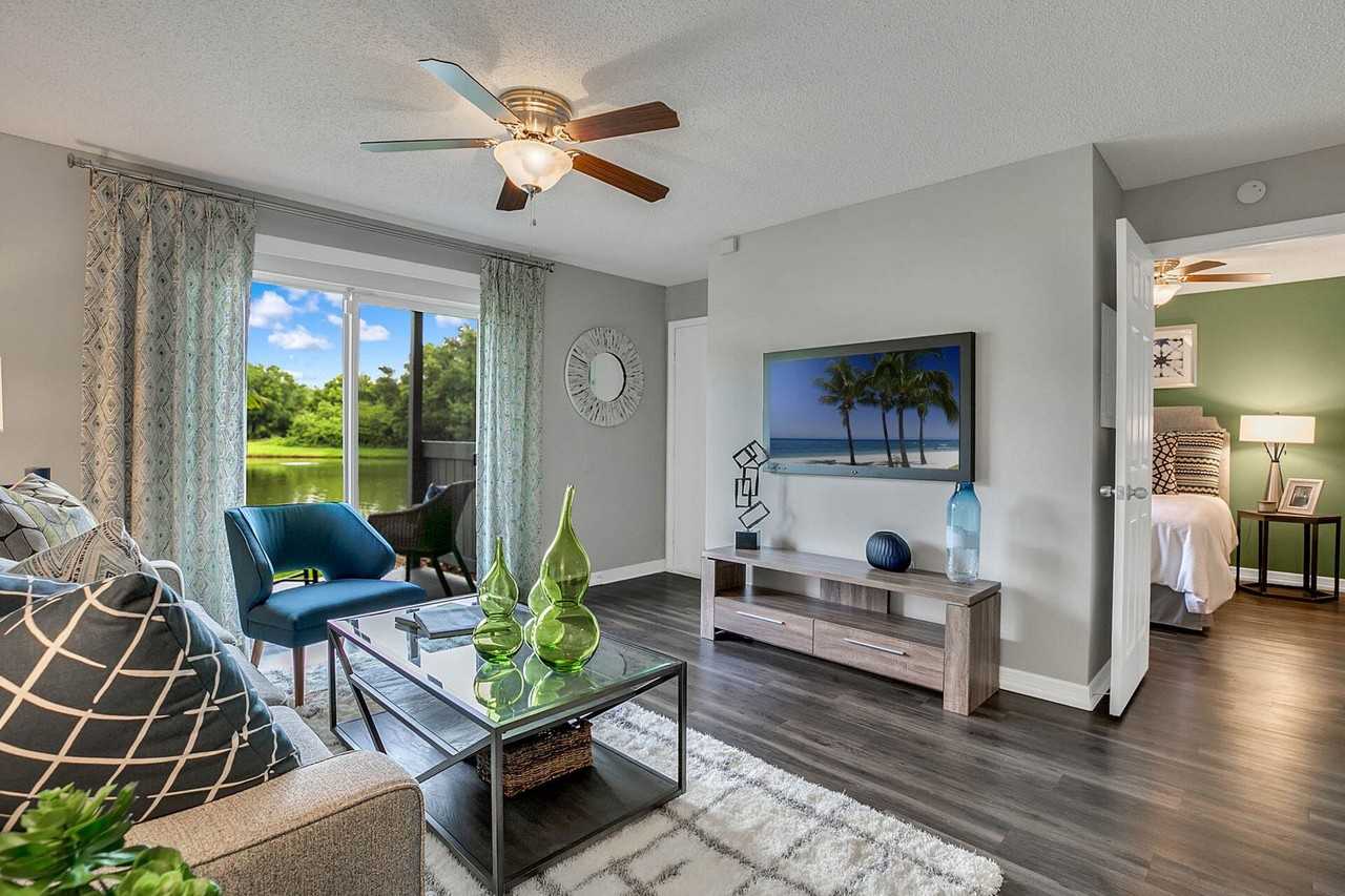 Lakeside Central Apartments - Photo 6 of 37