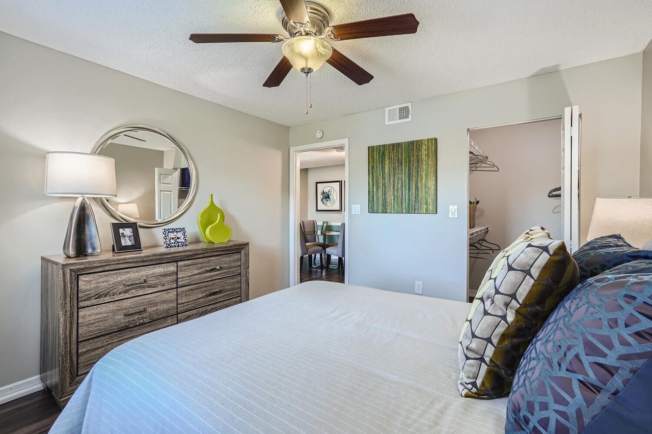 Lakeside Central Apartments - Photo 7 of 37