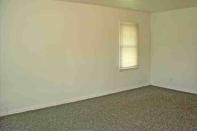 703 N 24th St - Photo 5 of 6