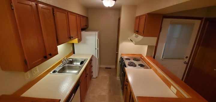 1310 Yellowstone Ave #9 - Photo 3 of 7